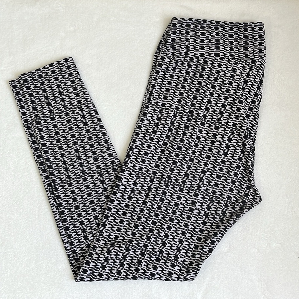 LuLaRoe Women’s Tall & Curvy Leggings